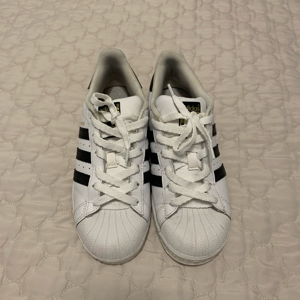 Boys Adidas Superstar. Black and White.